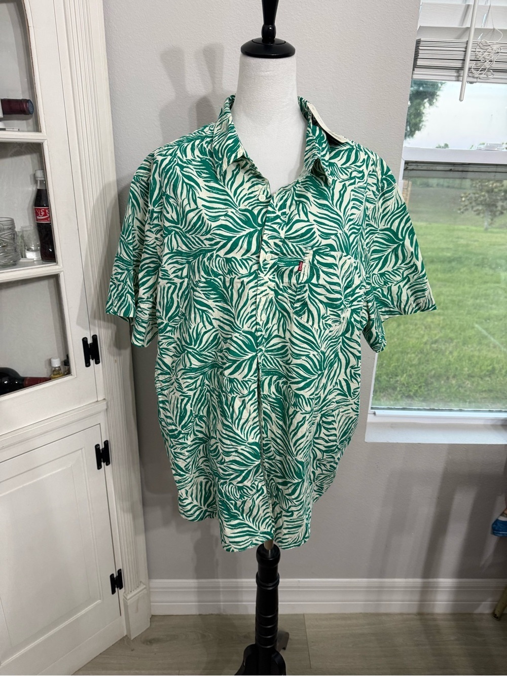 Levi's Green and White Tropical Leaf Short-Sleeve Button Down Shirt
